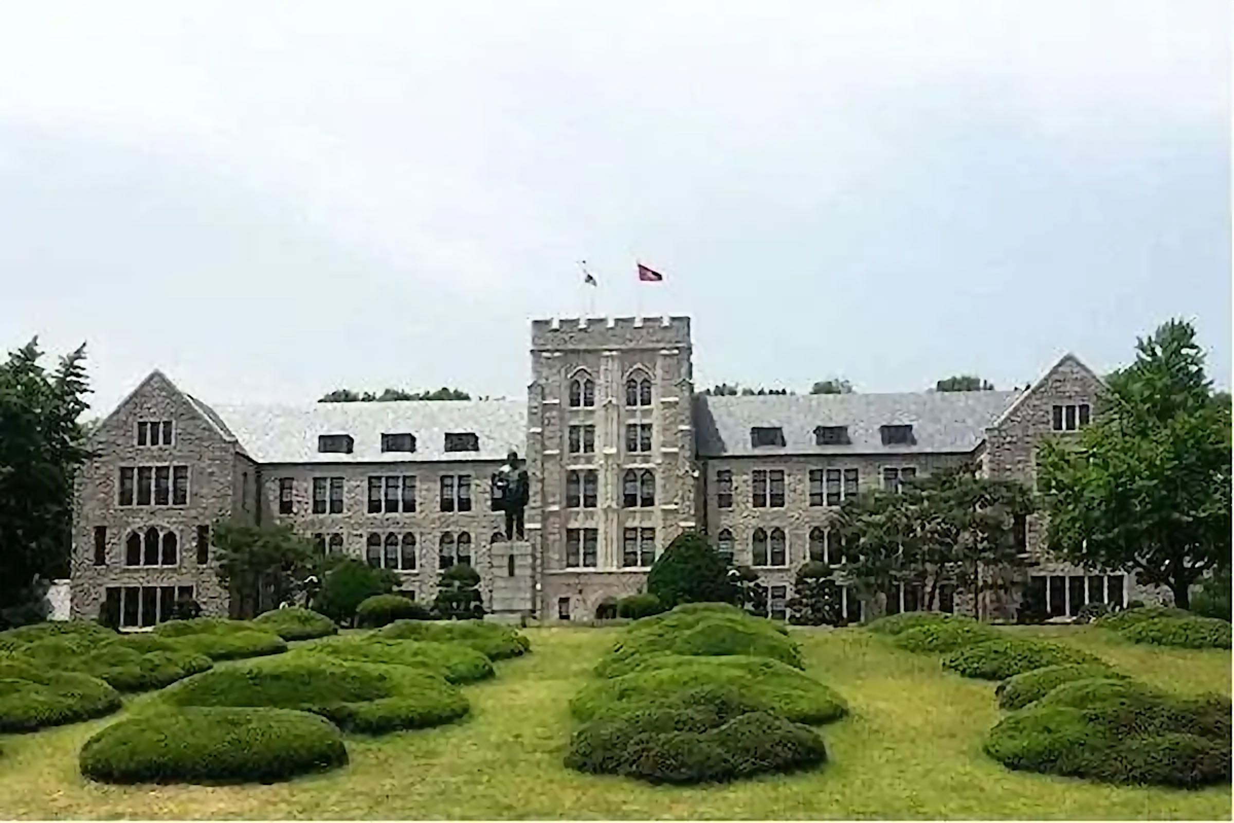 因此建议留学生如要申请在语言学校进修,最好直接申请韩国大学或学院